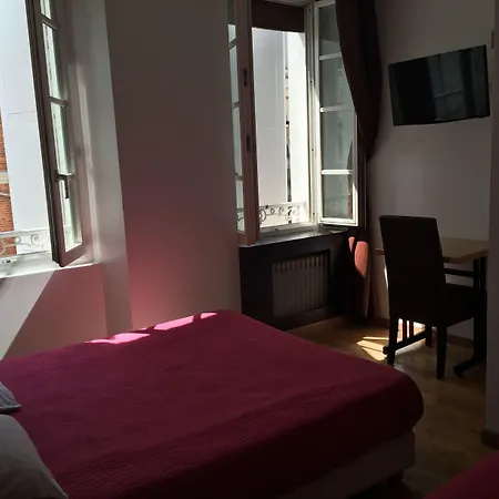 Belle Hotel