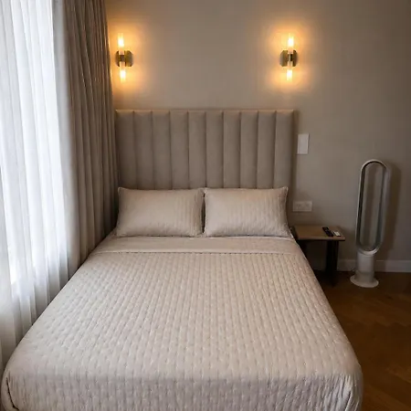 Belle Hotel